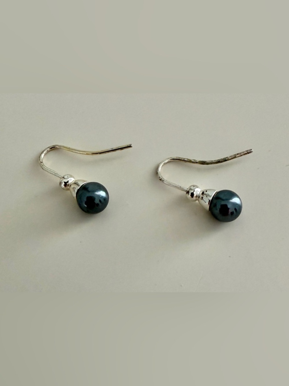 🌹 Silver Hook Earrings with Dark Gray Pearl Drops #0155